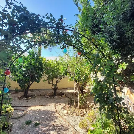 Almendros Con Piscina Privada 度假居 *