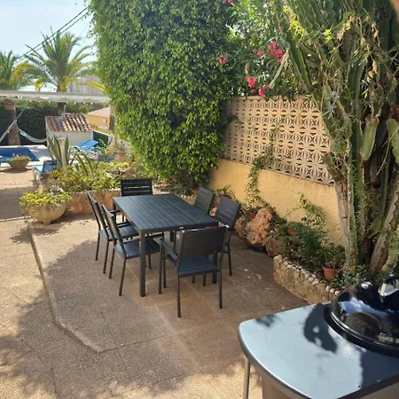 Almendros Con Piscina Privada Κάλπε