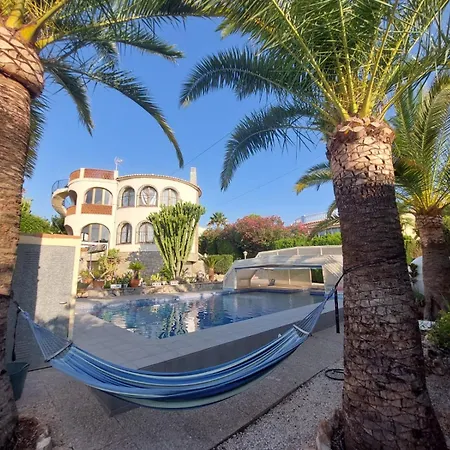 Almendros Con Piscina Privada * Κάλπε